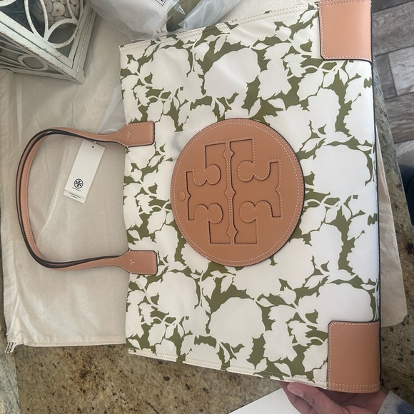 New Tory Burch Ella printed nylon large tote - Picture 3 of 9